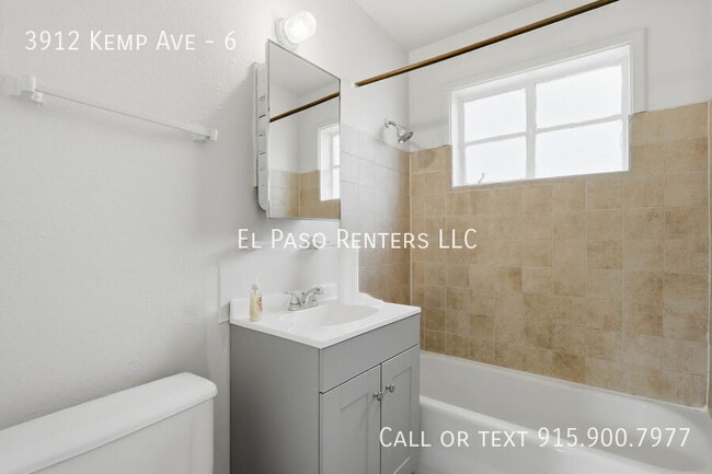 Building Photo - 3912 Kemp Ave