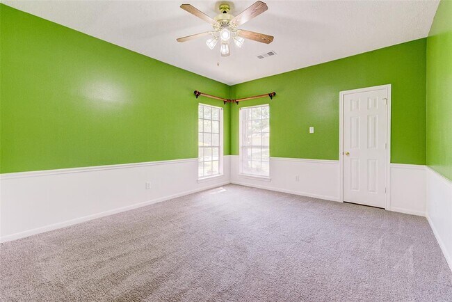 Building Photo - 16606 Shadow Path Dr