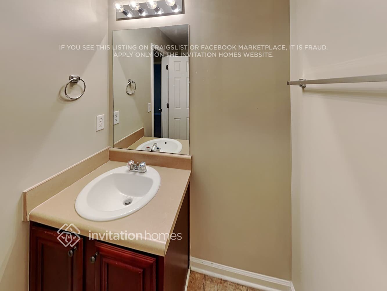 Building Photo - 114 Hidden Creek Dr