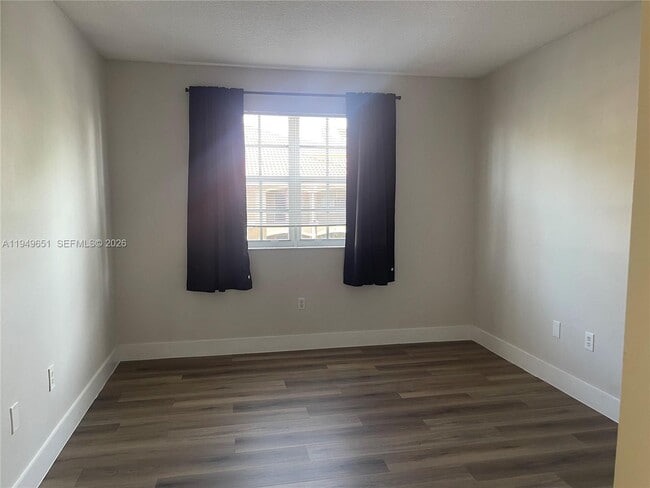 Building Photo - 160 SW 117th Terrace