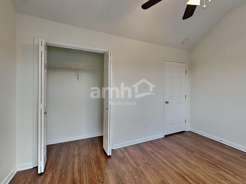 Building Photo - 141 Claybrook Ln