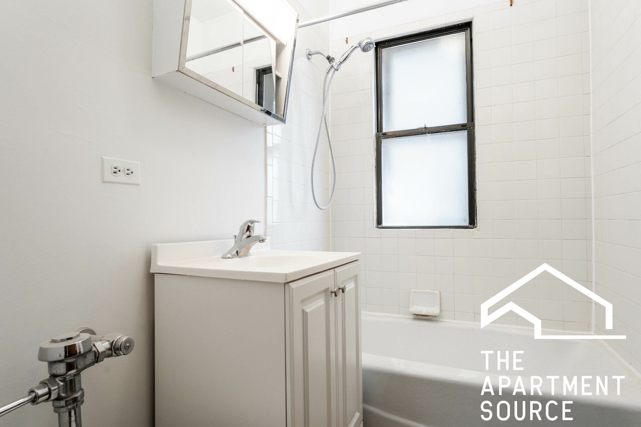 Building Photo - 629 W Melrose St