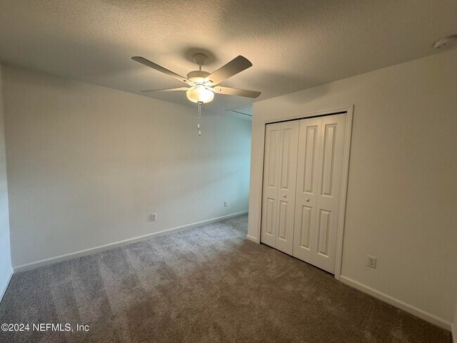 Building Photo - 681 Holly Lks Dr