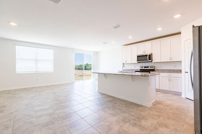 Building Photo - 4/3  Lawson Dunes in Haines City