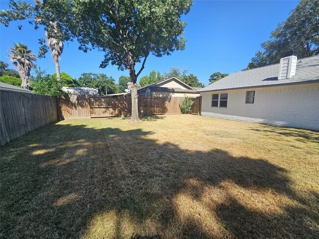 Building Photo - 2519 Piddler Dr