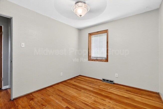 Building Photo - 515 Topaz Ave