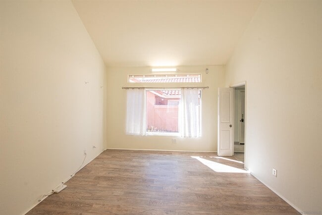 Building Photo - 11323 Caminito Corriente