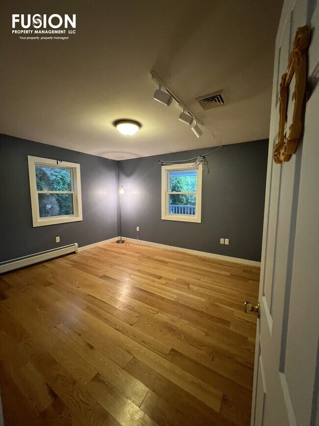 Building Photo - Beautiful Mountain Crest Home for Rent in Williston, Vermont