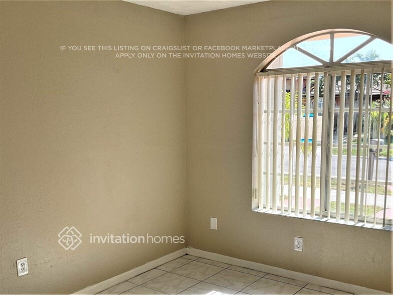 Building Photo - 15445 SW 138th Ave