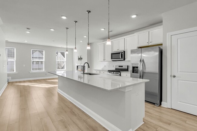 Building Photo - Gorgeous 3-Story Townhome in Park Circle | 3BR + Flex Space + Garage