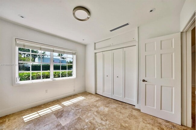 Building Photo - 255 Ridgewood Rd