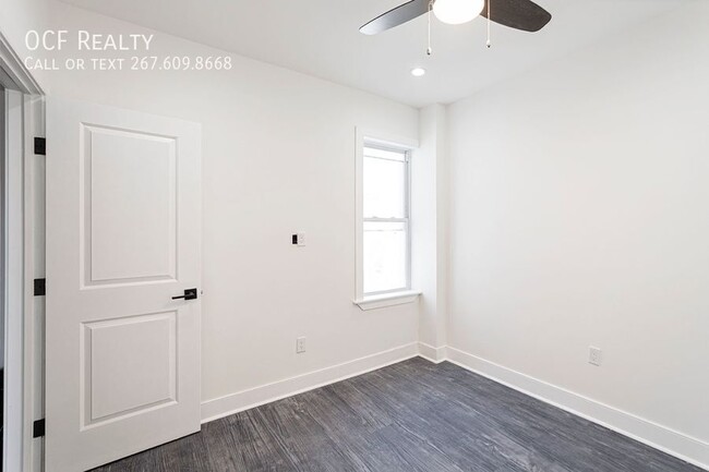 Building Photo - Point Breeze Two Bedroom Apartment