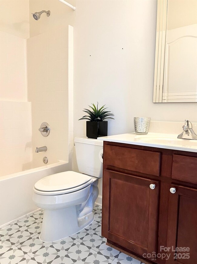 Building Photo - 630 Old Meeting Way