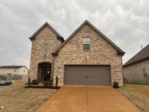 Building Photo - 10007 Messana St