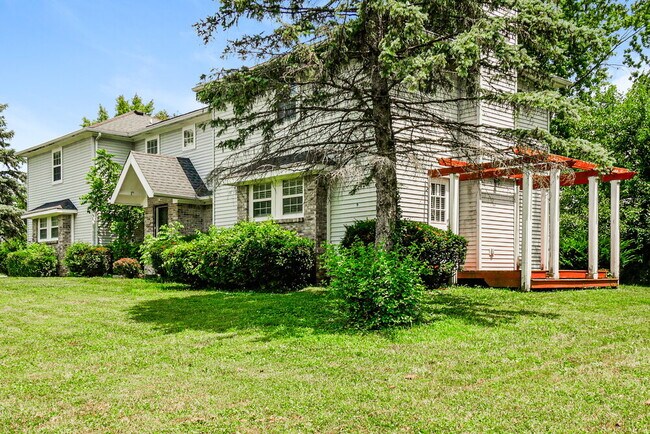 Building Photo - 3377 W 52nd St