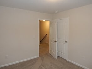Building Photo - 247 Wimbledon Wy