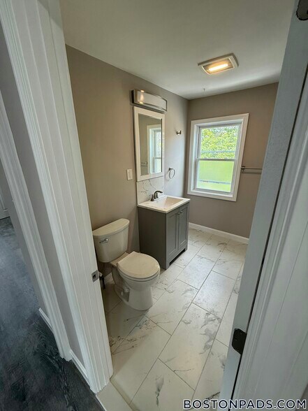 Building Photo - 16 Long Ave