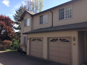 Building Photo - 1747 Siskiyou Blvd