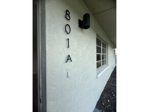 Building Photo - Move-In Special! AVAILABLE NOW! Updated 2B...
