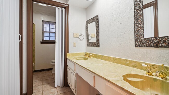 Building Photo - 3505 Lake Arrowhead Dr