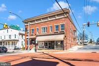 Building Photo - 1 W Main St