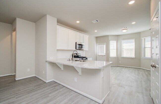 Building Photo - 8411 Beacon Bay Cir