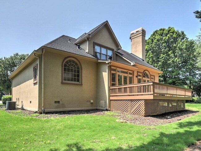Building Photo - 3237 Waldwick Way SE