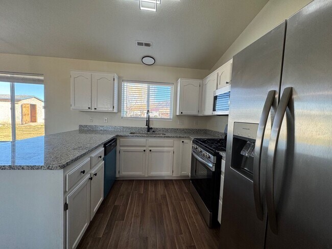 Building Photo - Ranch Rambler in Enoch