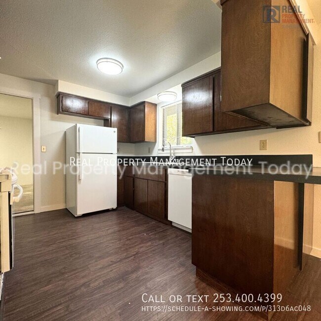 Building Photo - 8511-8513 116 St E