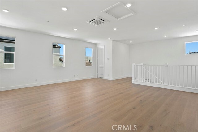 Building Photo - 612 Chinon