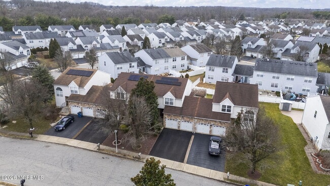 Building Photo - 10 Kinglet Ave