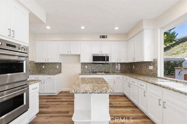 Building Photo - 10 Lyon Ridge