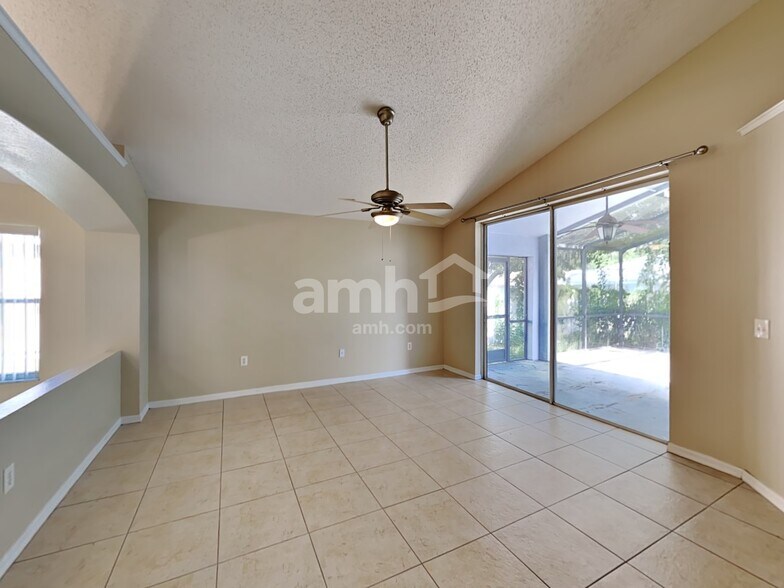 Building Photo - 2229 Hunters Greene Dr