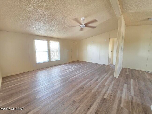 Building Photo - 5606 W Twin Peaks Rd