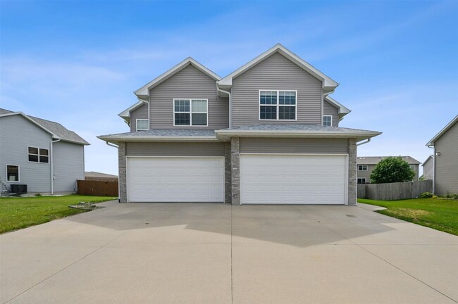 Building Photo - 77 N Park Ridge Rd