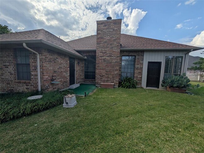Building Photo - 3100 Windward Ct