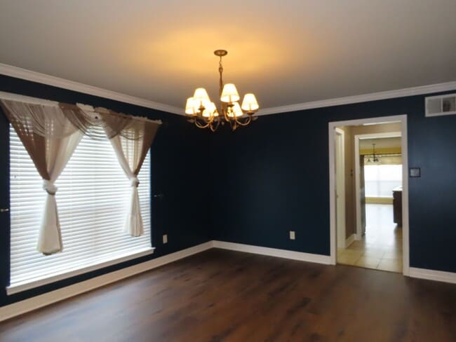 Building Photo - Stunning 3 Bedroom, 2 Story w/Bonus Room in South Tyler!