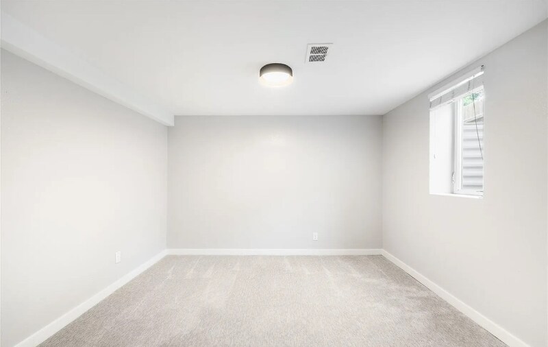 Building Photo - 1475 W 43rd Ave
