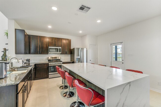 Building Photo - 22222 Opa Gln Dr