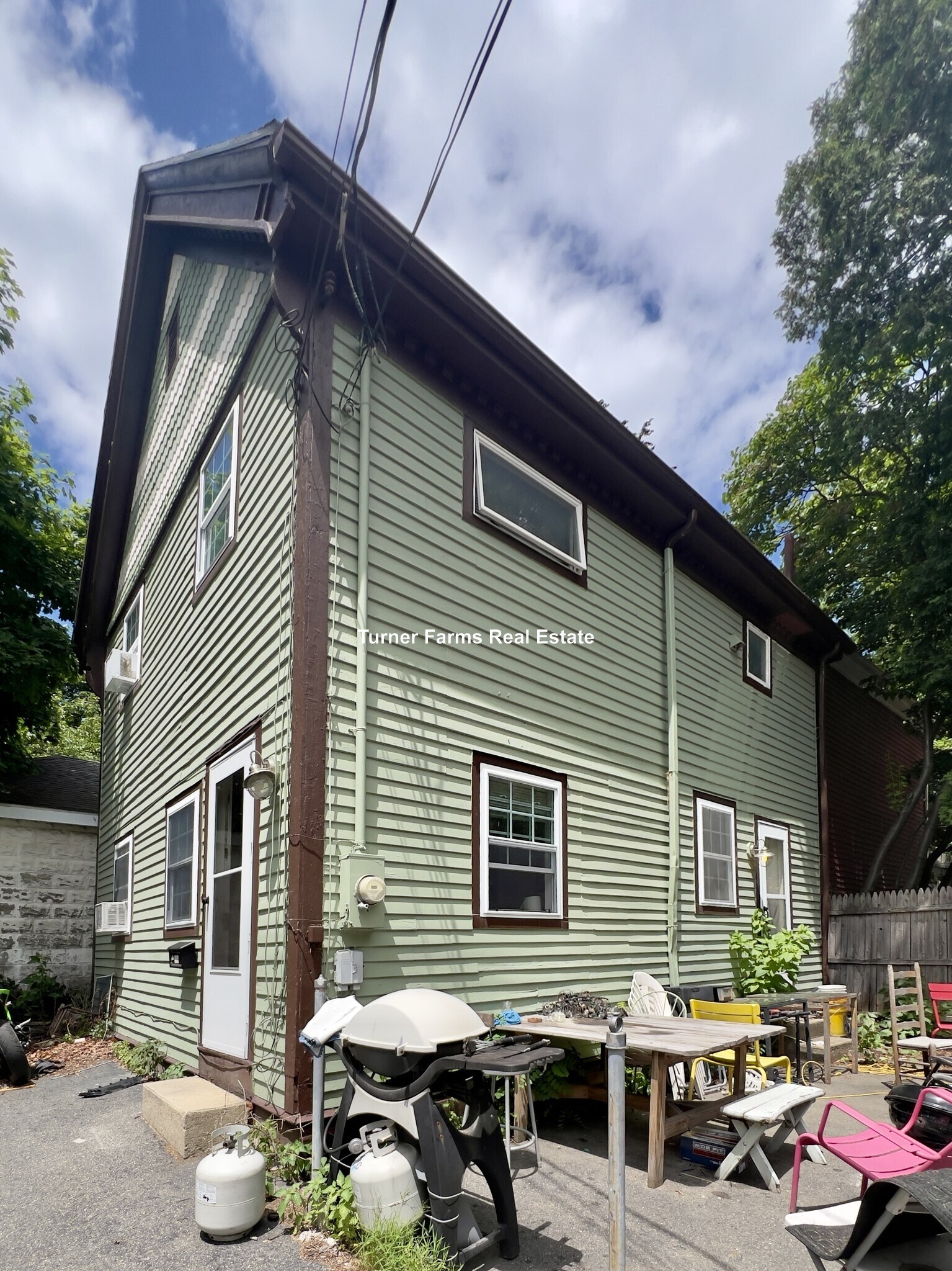 Building Photo - 76 College Ave