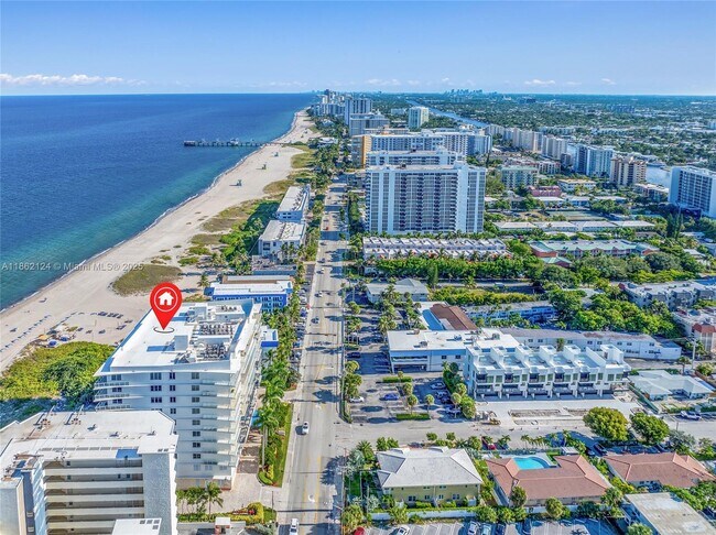 Building Photo - 704 N Ocean Blvd