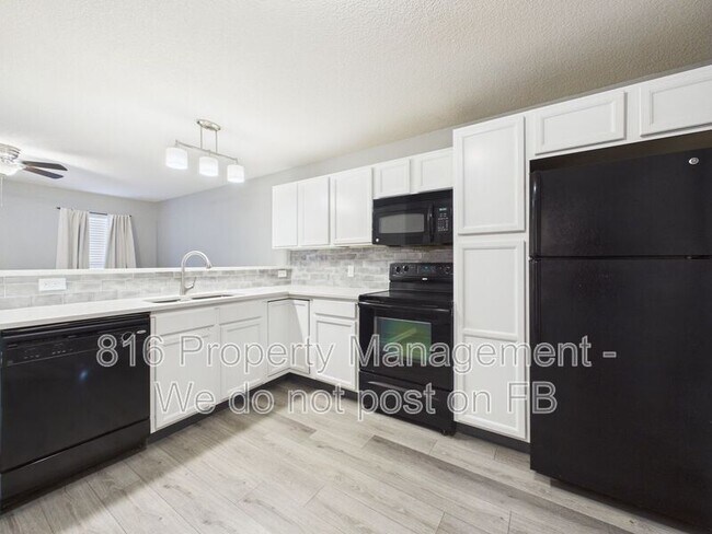 Building Photo - 8164 Drury Ave