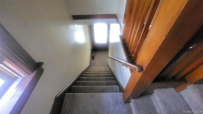 Building Photo - 34 Manitou Ave