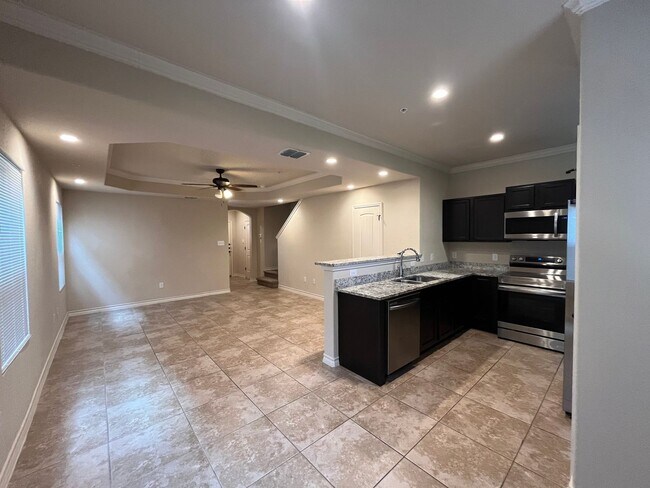 Building Photo - 6319 Luglio Ln