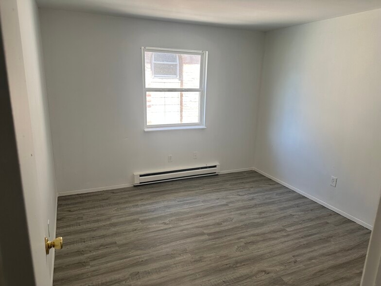 Building Photo - 4476 3rd St
