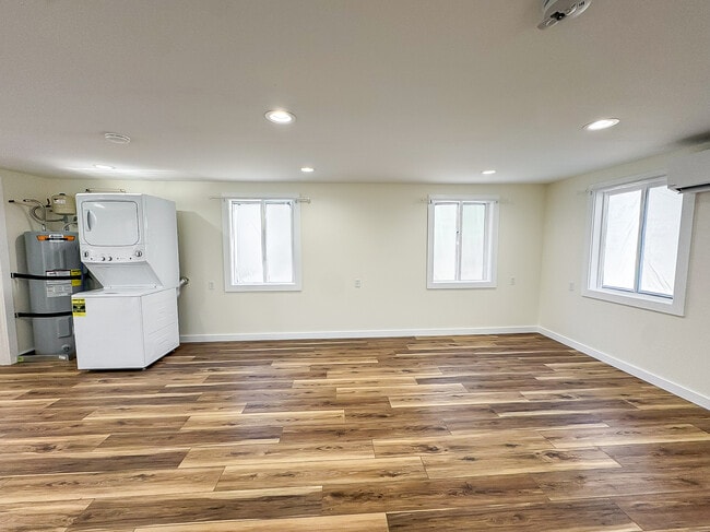 Building Photo - 6071 N Shady Side Dr