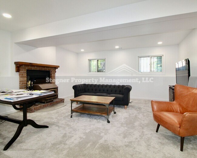 Building Photo - Incredible Updated Home