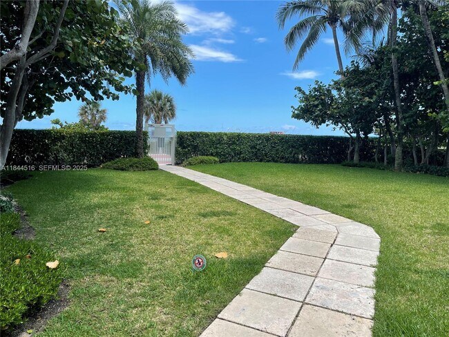 Building Photo - 5025 Collins Ave