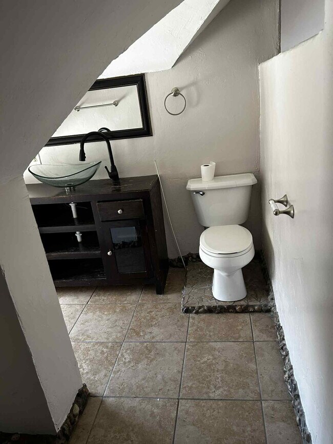 Building Photo - 1209 Berkley Ave