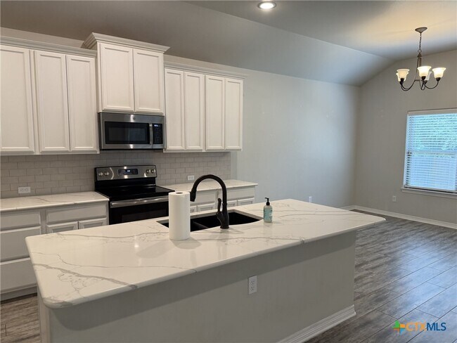 Building Photo - 3404 Braford Dr